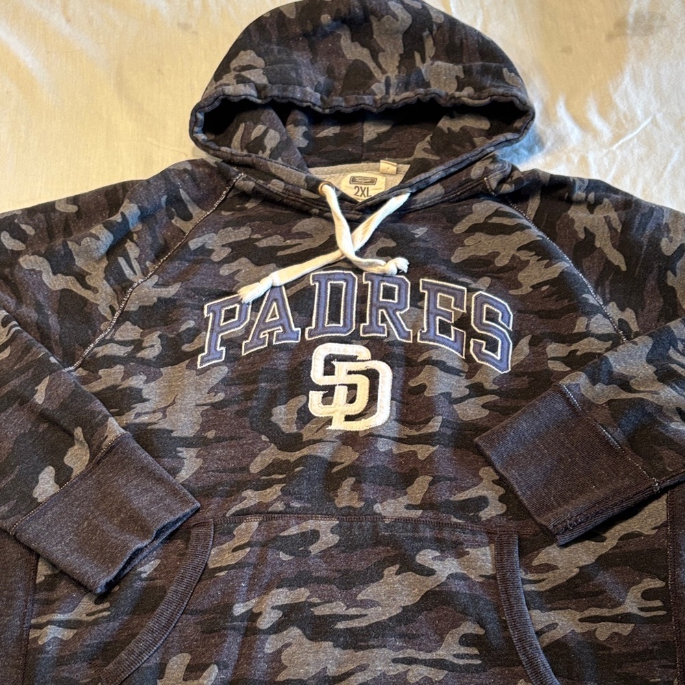 San Diego Padres Camouflage Hoodie Sweatshirt , 2XL , $22